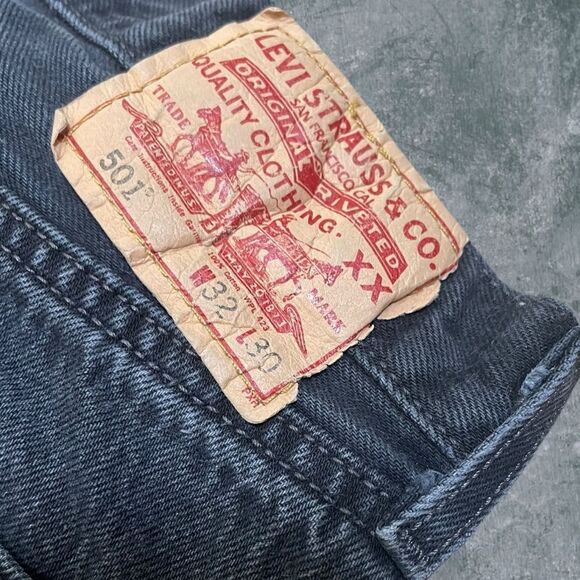 Vintage Levi's 501xx 32x30 Denim Jeans - Picture 4 of 9